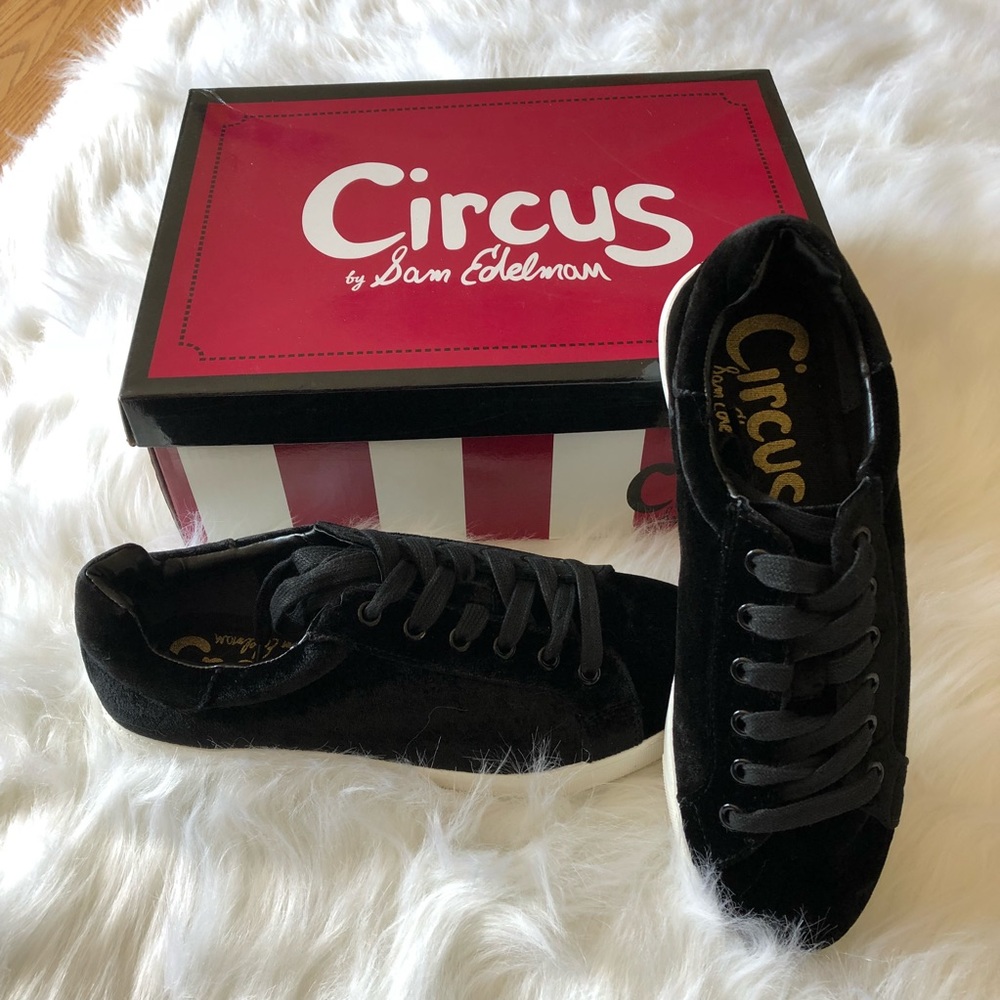 Sam Edelman velvet Caprice! NIB!